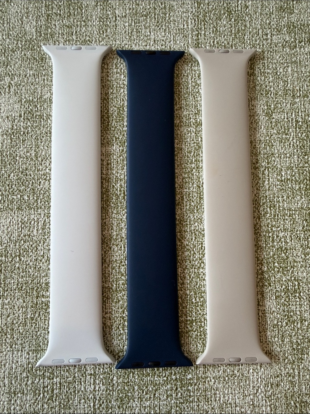 Authentic Apple Watch silicone solo loops size 7.